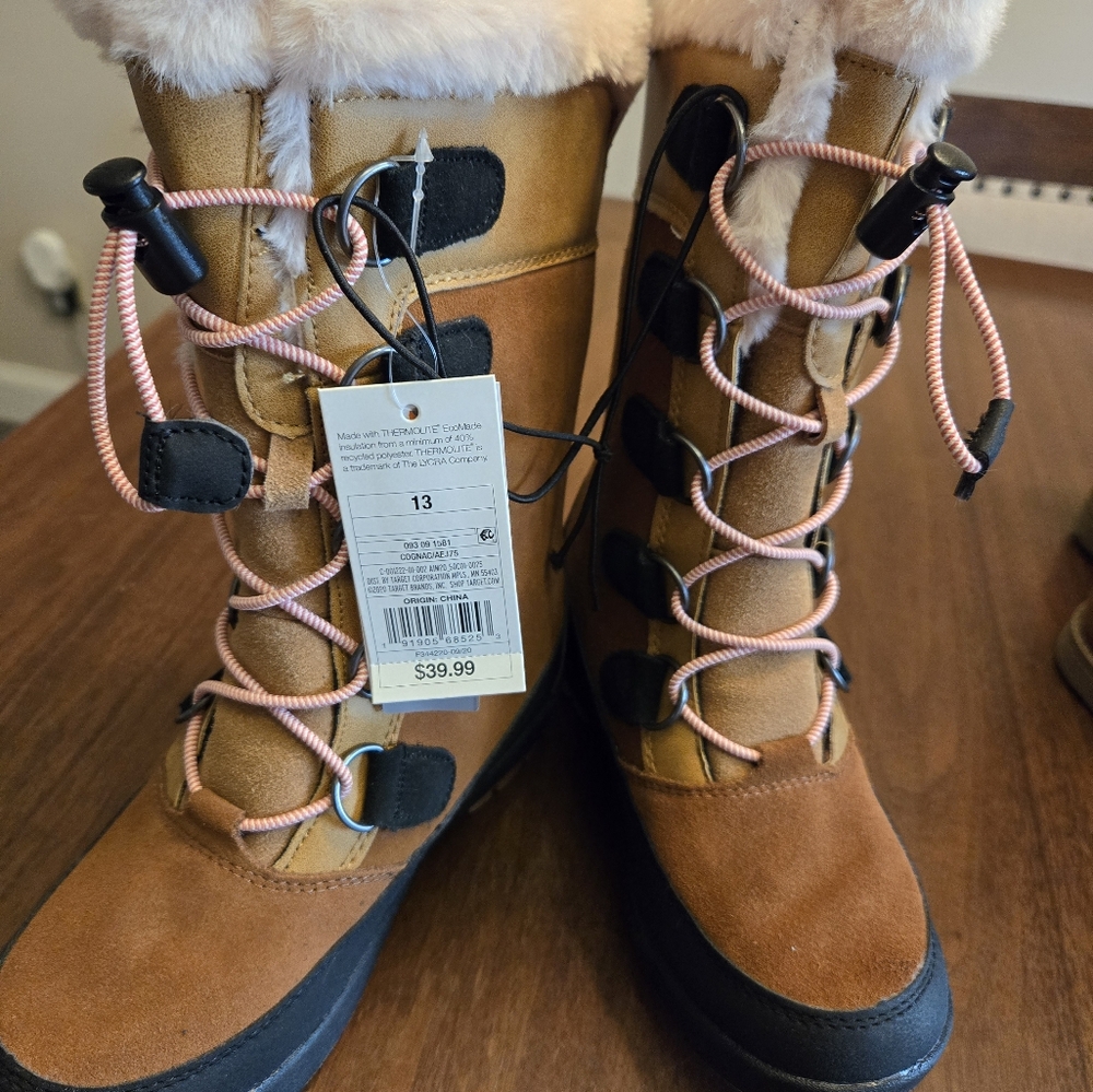 All in motion kidd size 13 winter boot